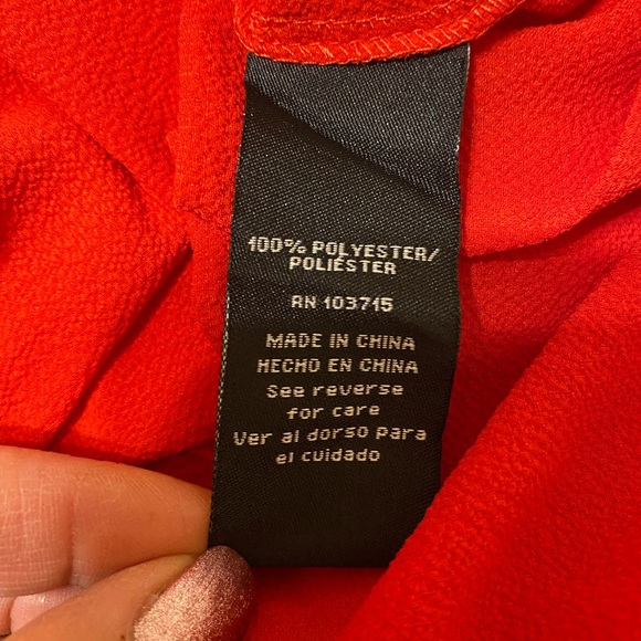 NWT Zac & Rachel crimson red long sleeve, high/low blouse. Sz. Large. - Picture 6 of 6